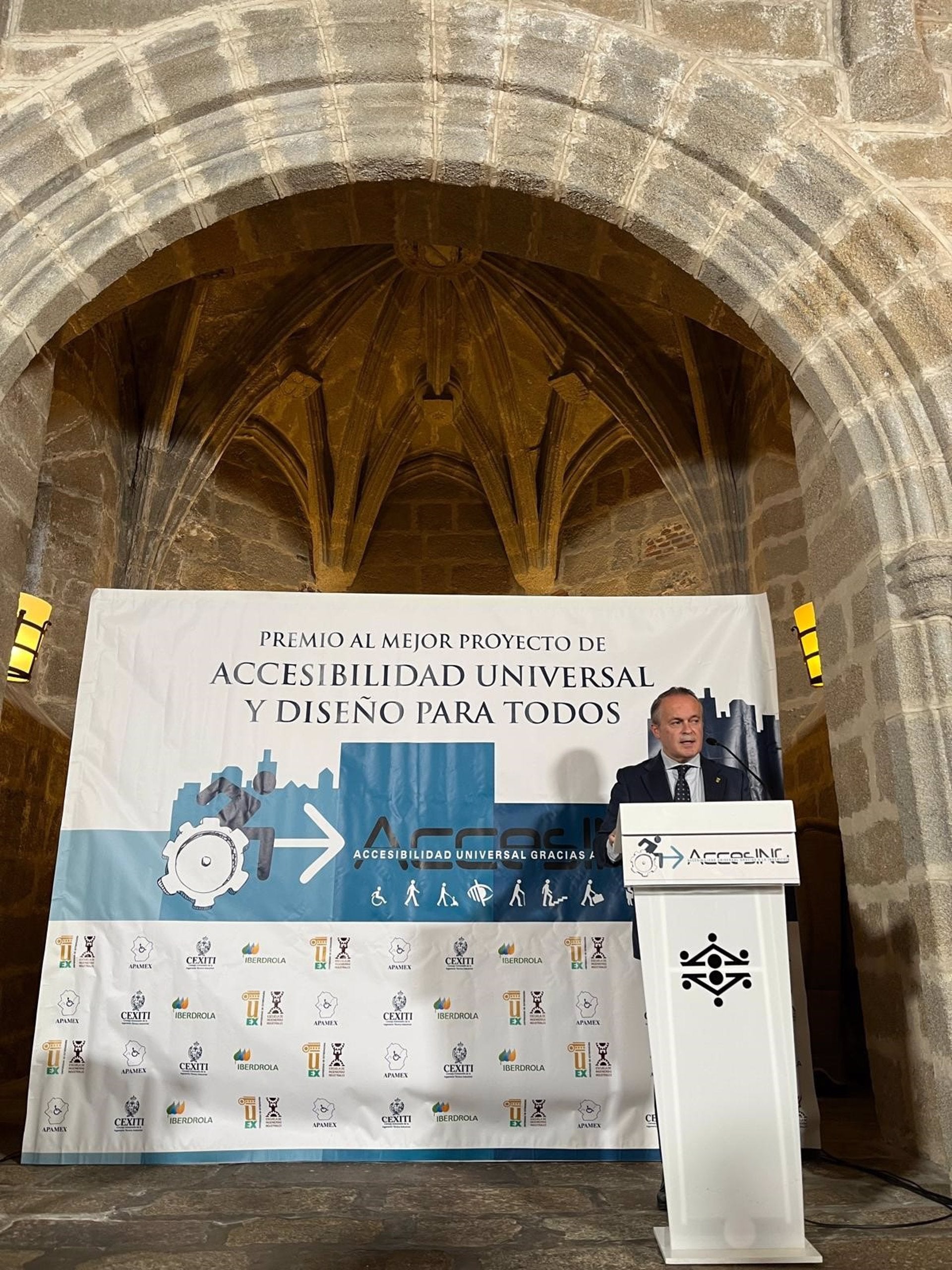 Un sistema de limpieza de fachadas de edificios basado en drones, ganador del Premio Accesing 2024 Un sistema de limpieza de fachadas de edificios basado en drones, ganador del Premio Accesing 2024