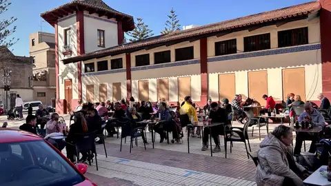 La Plaza del Mercado de Catarroja presenta ya una imagen de normalidad La Plaza del Mercado de Catarroja presenta ya una imagen de normalidad