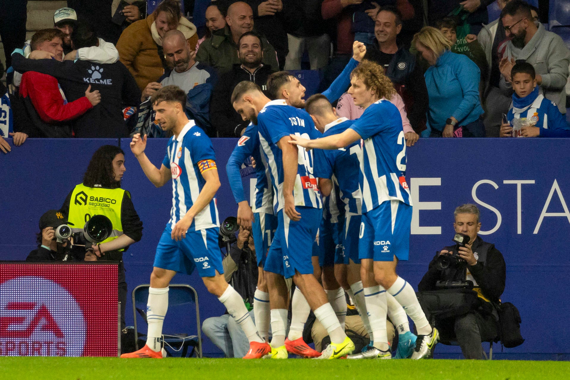 El Espanyol toma aire tras derrotar al Celta El Espanyol toma aire tras derrotar al Celta