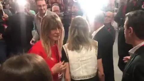 Aparición inesperada de Begoña Gómez en el 41 Congreso del PSOE Aparición inesperada de Begoña Gómez en el 41 Congreso del PSOE