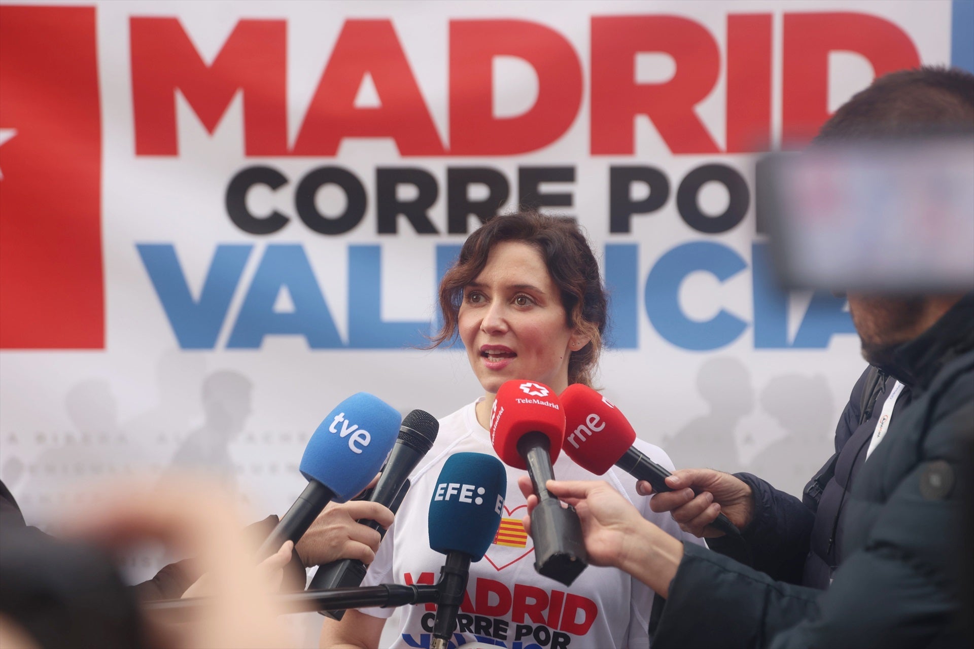Ayuso denuncia la "operación del Estado" contra ella que en otro país tumbaría al Gobierno Ayuso denuncia la "operación del Estado" contra ella que en otro país tumbaría al Gobierno