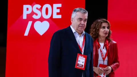 El secretario de Organización del PSOE, Santos Cerdán, junto a la vicesecretaria general del PSOE y vicepresidenta primera y ministra de Hacienda del Gobierno de España, María Jesús Montero El secretario de Organización del PSOE, Santos Cerdán, junto a la vicesecretaria general del PSOE y vicepresidenta primera y ministra de Hacienda del Gobierno de España, María Jesús Montero