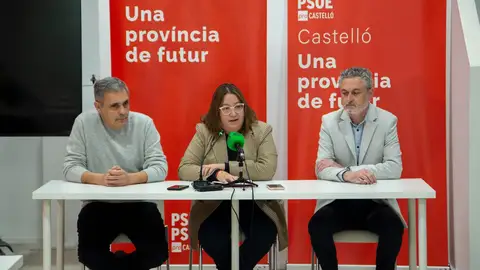 Los alcaldes del PSPV-PSOE alegan que eliminar los Fondos de Cooperación supondría “una debacle para nuestros pueblos” Los alcaldes del PSPV-PSOE alegan que eliminar los Fondos de Cooperación supondría “una debacle para nuestros pueblos”