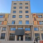 El ayuntamiento de Vila-real tras la retirada del andamio de protección El ayuntamiento de Vila-real tras la retirada del andamio de protección