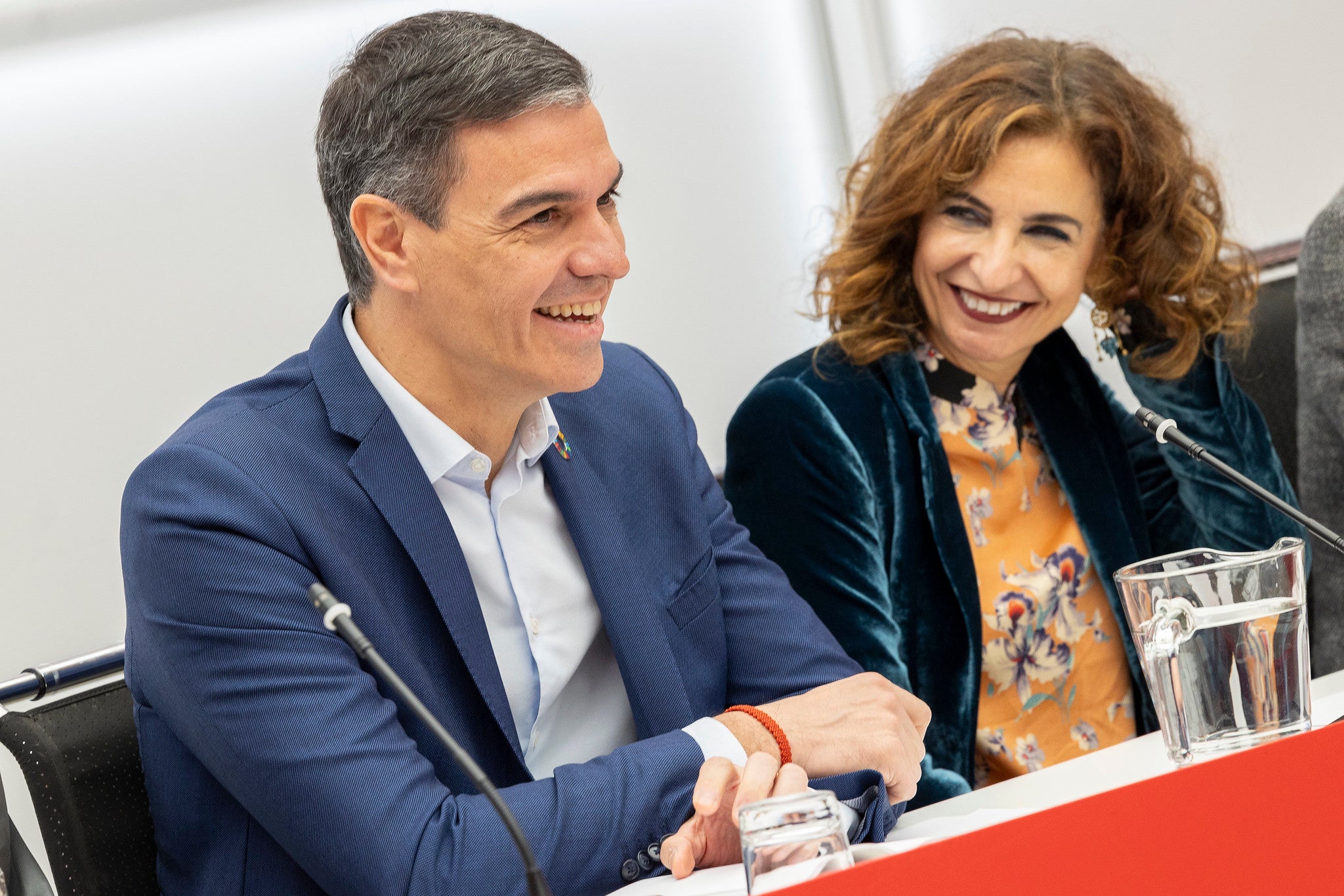 La nueva Ejecutiva del PSOE se estrena con un Pedro Sánchez "a tope" y con la vista puesta en 2027 La nueva Ejecutiva del PSOE se estrena con un Pedro Sánchez "a tope" y con la vista puesta en 2027