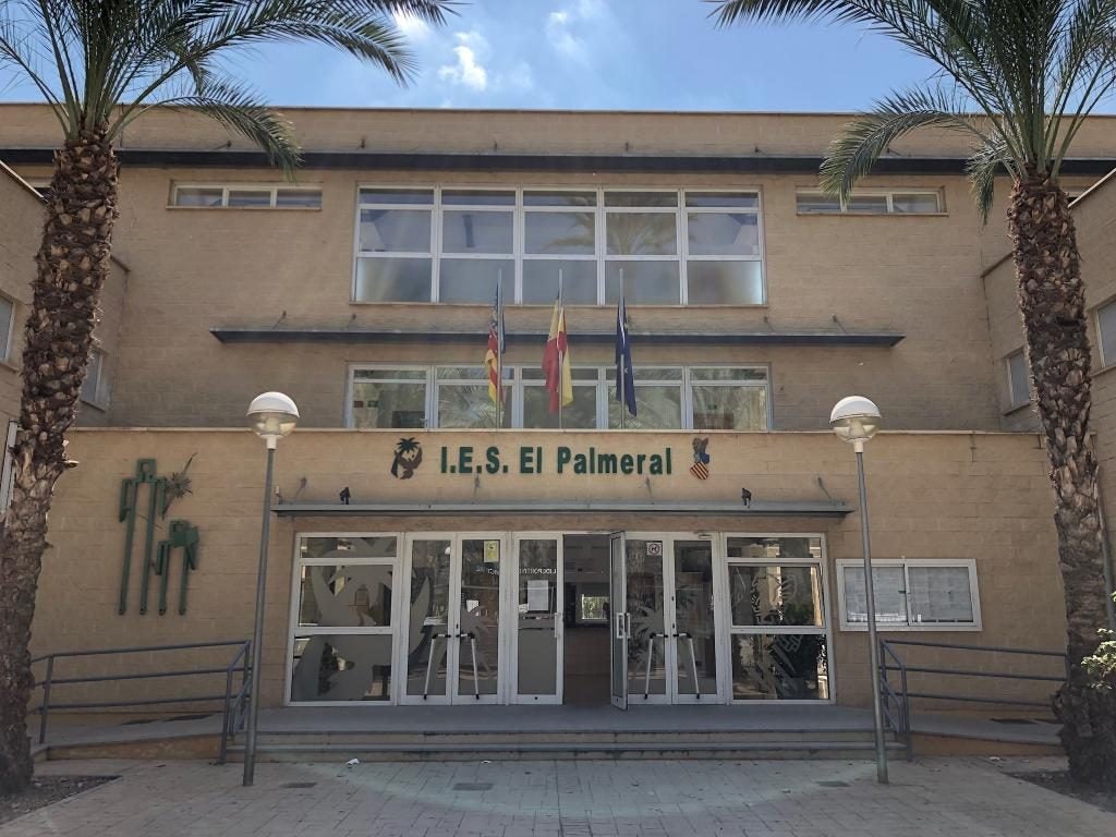 Vicente Pina: "El CIFP es una apuesta estratégica para Orihuela y el resultado lo veremos en los próximos años" Vicente Pina: "El CIFP es una apuesta estratégica para Orihuela y el resultado lo veremos en los próximos años"