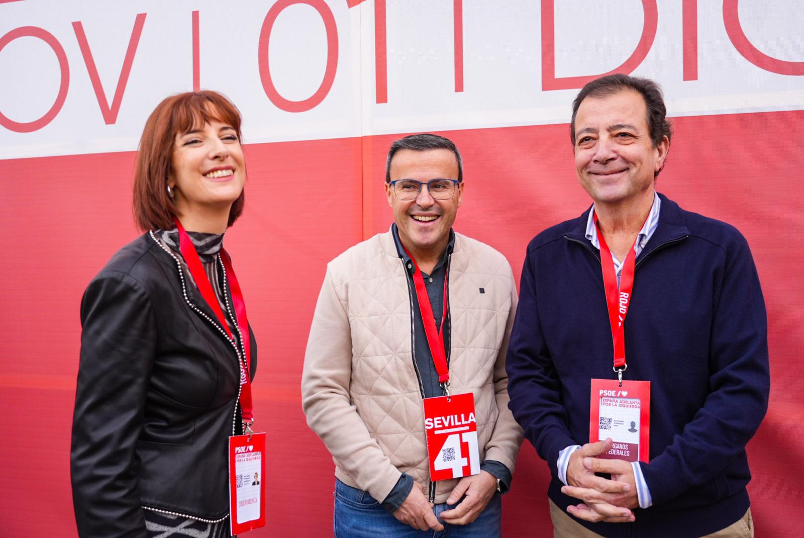 Gallardo ve como "garantía" la presencia de Vara y Ana Fernández en la nueva Ejecutiva Federal del PSOE Gallardo ve como "garantía" la presencia de Vara y Ana Fernández en la nueva Ejecutiva Federal del PSOE