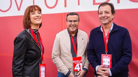 Gallardo ve como "garantía" la presencia de Vara y Ana Fernández en la nueva Ejecutiva Federal del PSOE Gallardo ve como "garantía" la presencia de Vara y Ana Fernández en la nueva Ejecutiva Federal del PSOE