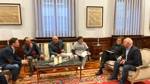 Boadilla del Camino solicita a la Diputación de Palencia colaboración para la urbanización de la calle Fuente Vieja y la reapertura del albergue municipal .