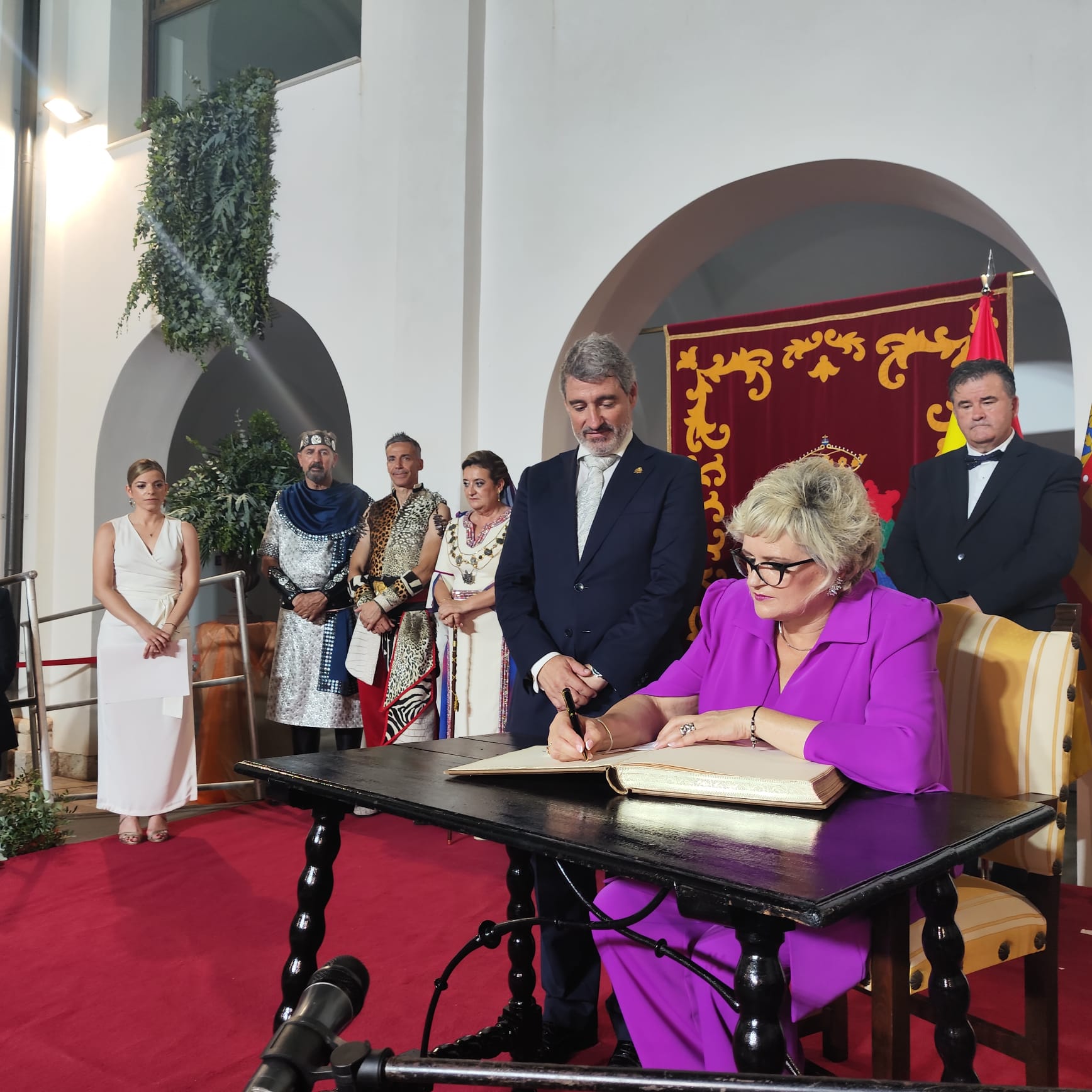 Luto oficial en Orihuela por el fallecimiento de Chelo Moñino, Síndica Portadora de la Gloriosa Enseña del Oriol Luto oficial en Orihuela por el fallecimiento de Chelo Moñino, Síndica Portadora de la Gloriosa Enseña del Oriol