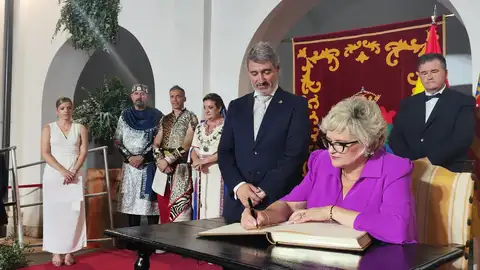 El Ayuntamiento de Orihuela decreta un día de luto oficial por el fallecimiento de Chelo Moñino, Síndica Portadora de la Gloriosa Enseña del Oriol El Ayuntamiento de Orihuela decreta un día de luto oficial por el fallecimiento de Chelo Moñino, Síndica Portadora de la Gloriosa Enseña del Oriol