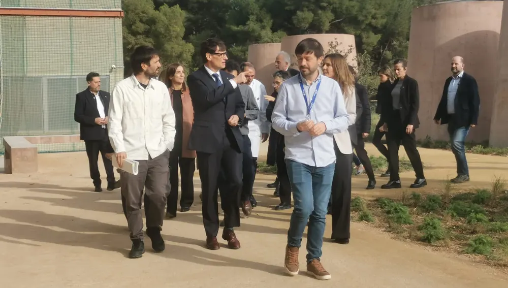 El president de la Generalitat, Salvador Illa, durant la visita al VHIR El president de la Generalitat, Salvador Illa, durant la visita al VHIR