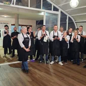 Algunos de los cocineros participantes en la Cena Solidaria de Villajoyosa por la DANA Algunos de los cocineros participantes en la Cena Solidaria de Villajoyosa por la DANA
