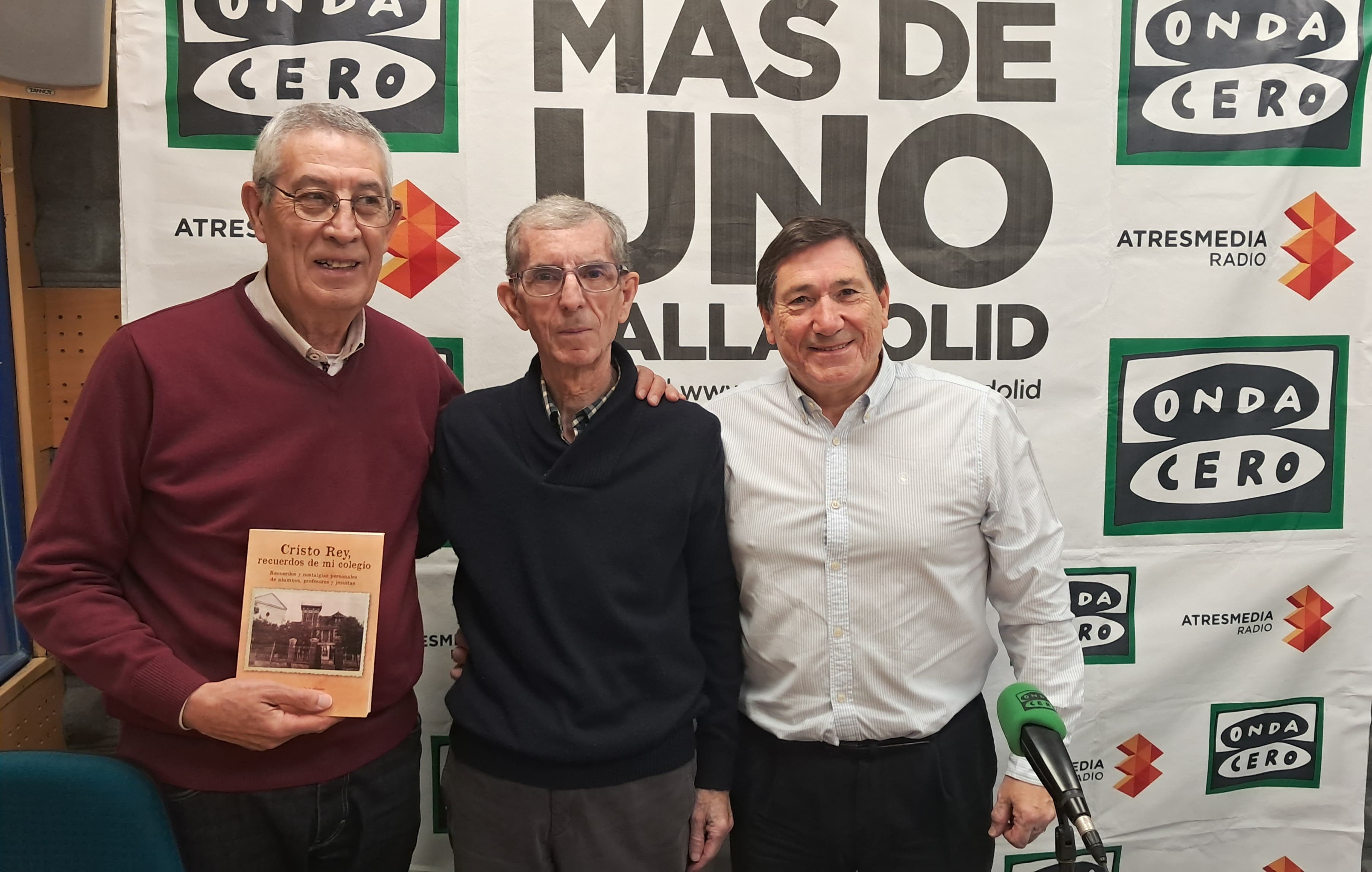 Antiguos alumnos, profesores y jesuitas escriben un libro sobre la historia y recuerdos del colegio Cristo Rey Antiguos alumnos, profesores y jesuitas escriben un libro sobre la historia y recuerdos del colegio Cristo Rey