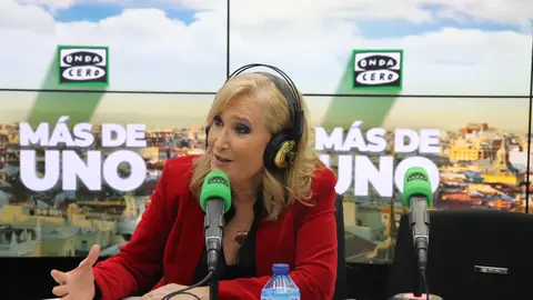 La periodista y escritora Nieves Herrero presenta en 'Más de uno' su última novela 'Luna roja' La periodista y escritora Nieves Herrero presenta en 'Más de uno' su última novela 'Luna roja'