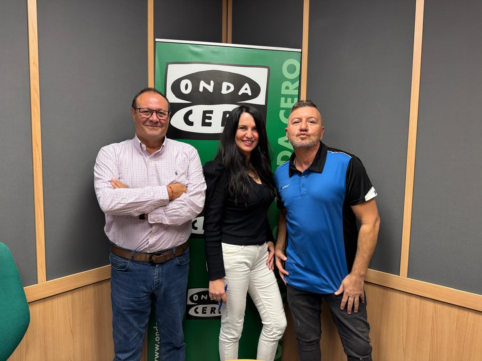 Antonio Galindo se somete al 'Ojo crítico' de Miguel Noguera tras ser reelegido presidente de la Federación de Barracas de Alicante Antonio Galindo se somete al 'Ojo crítico' de Miguel Noguera tras ser reelegido presidente de la Federación de Barracas de Alicante