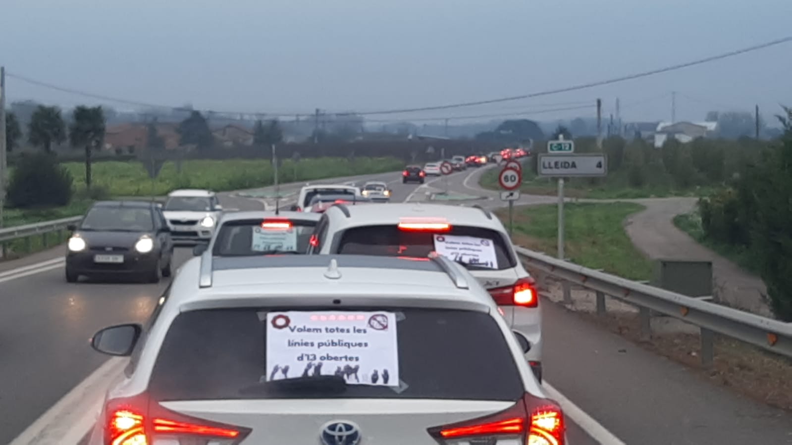 Setmana de marxes lentes a les escoles Alba i Espiga contra el tancament de línies d'I3 el curs vinent Setmana de marxes lentes a les escoles Alba i Espiga contra el tancament de línies d'I3 el curs vinent