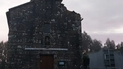 Un rayo destroza el campanario de la Iglesia de Bando Un rayo destroza el campanario de la Iglesia de Bando