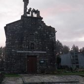 Un rayo destroza el campanario de la Iglesia de Bando