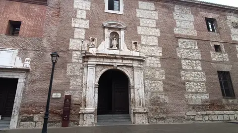 La Comunidad de Madrid invierte más de medio millón de euros en la restauración de la fachada y cubierta del antiguo Real Colegio de San Agustín, sede judicial de Alcalá de Henares Fachada del antiguo Real Colegio de San Agustín, sede judicial de Alcalá de Henares