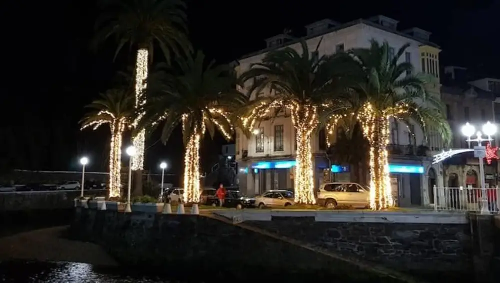 Valdés reduce en diez días el alumbrado navideño por los elevados costes. Valdés reduce en diez días el alumbrado navideño por los elevados costes.