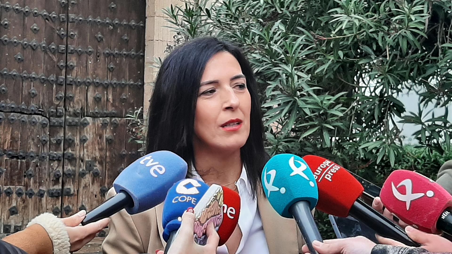 Esther Gutiérrez considera que el PSOE de Extremadura "carece de unión" y busca trabajar por un "partido renovado" Esther Gutiérrez considera que el PSOE de Extremadura "carece de unión" y busca trabajar por un "partido renovado"
