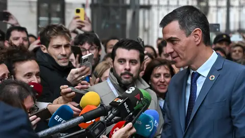 Fotografía de archivo tomada el pasado 21 de noviembre en la que aparece Ion Antolín junto al presidente de Gobierno Fotografía de archivo tomada el pasado 21 de noviembre en la que aparece Ion Antolín junto al presidente de Gobierno/ EFE/ Fernando Villar