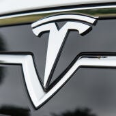 Logo oficial de Tesla 