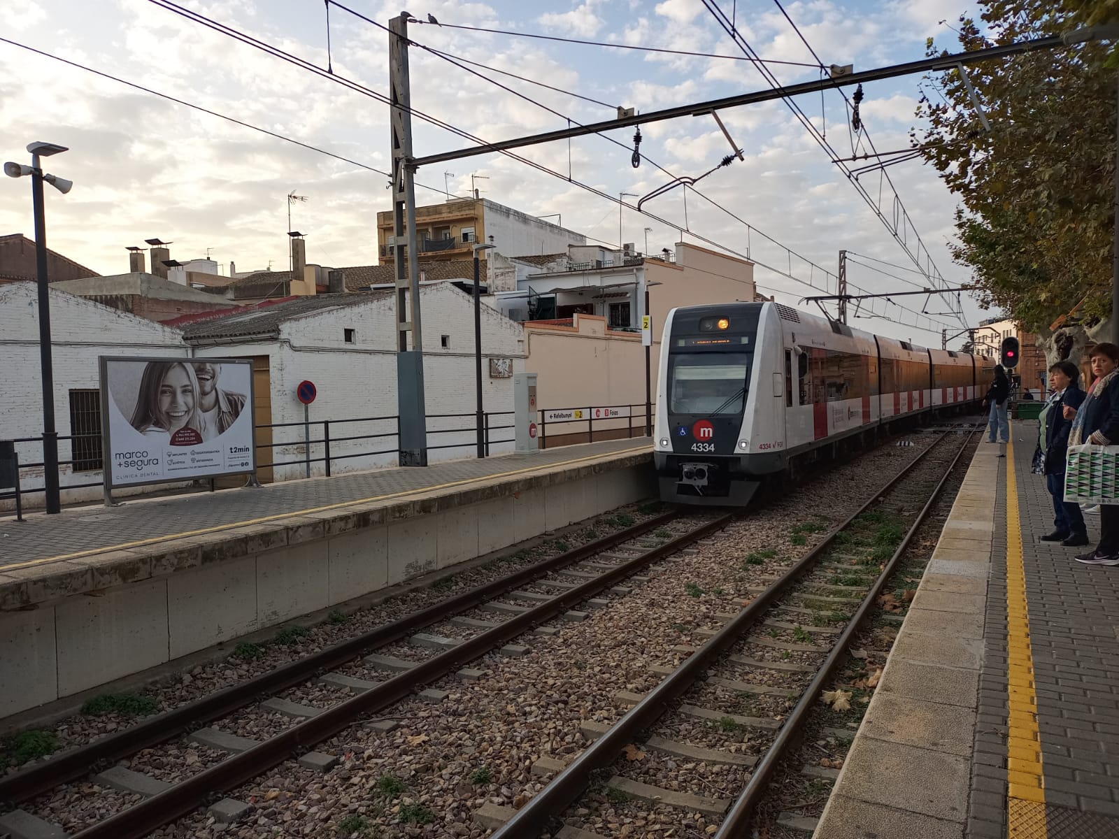 Normalidad en la vuelta al servicio completo de tres líneas de Metrovalencia cinco semanas después de la DANA Normalidad en la vuelta al servicio completo de tres líneas de Metrovalencia cinco semanas después de la DANA