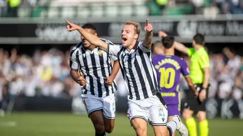 Thomas van den Belt Thomas van den Belt