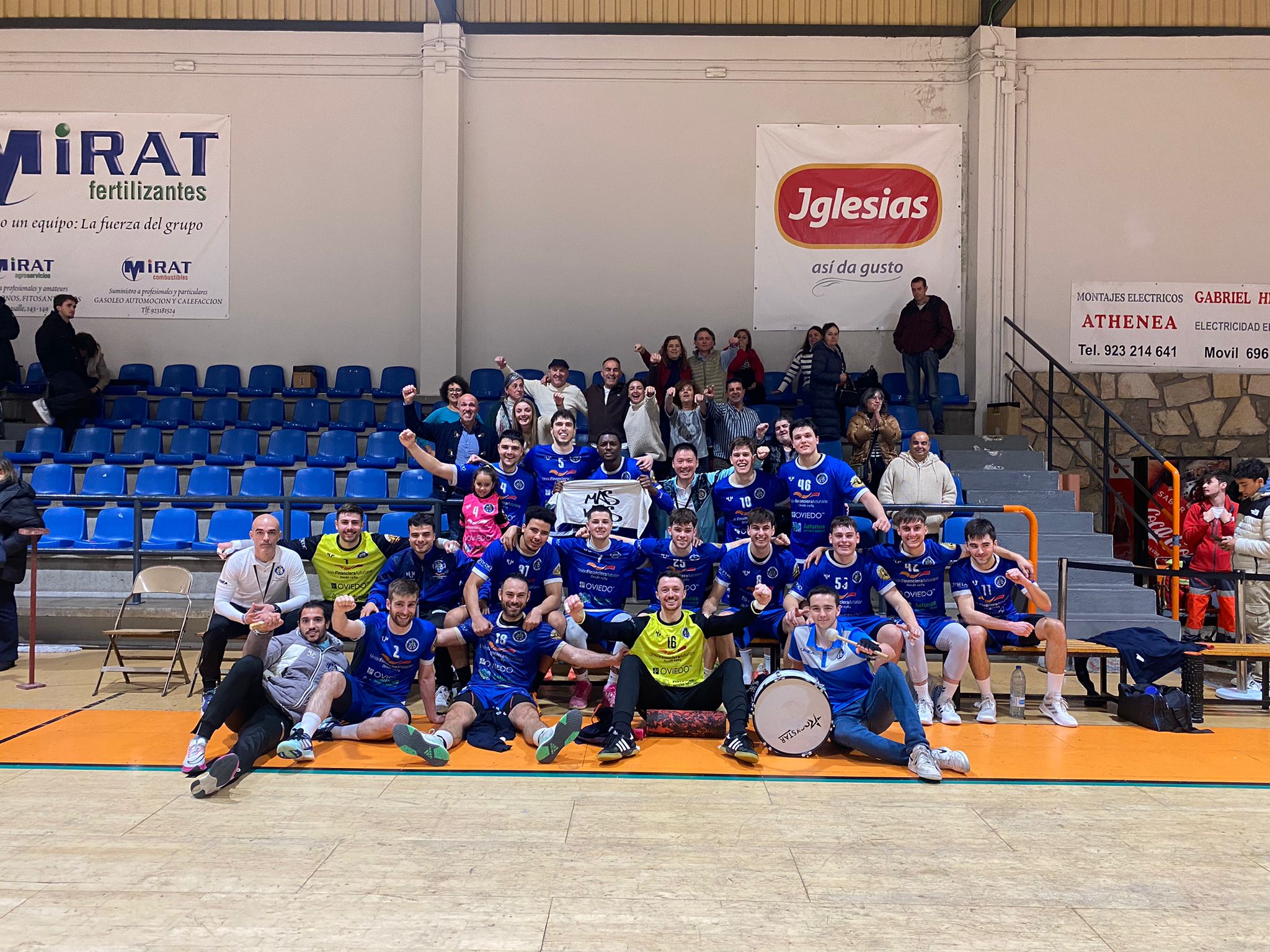 Zamora se deja el liderato en Vallobín Zamora se deja el liderato en Vallobín