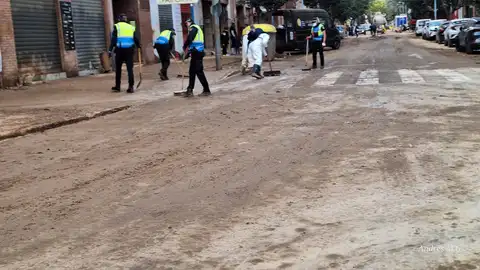 La Policía Municipal de Pamplona en labores de ayuda en Paiporta Medio centenar de agentes de Policía Municipal han estado trabajando en la localidad valenciana