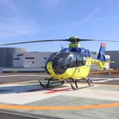 El herido fue trasladado al hospital en un helicóptero sanitario El herido fue trasladado al hospital en un helicóptero sanitario