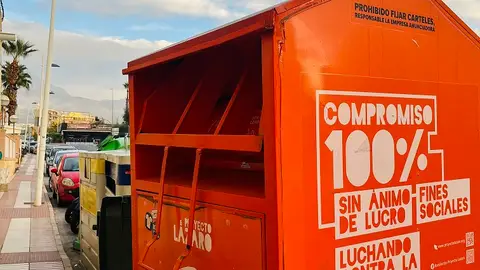 Finestrat recopila 33 toneladas de ropa usada este año que reutiliza el proyecto Lázaro Finestrat recopila 33 toneladas de ropa usada este año que reutiliza el proyecto Lázaro
