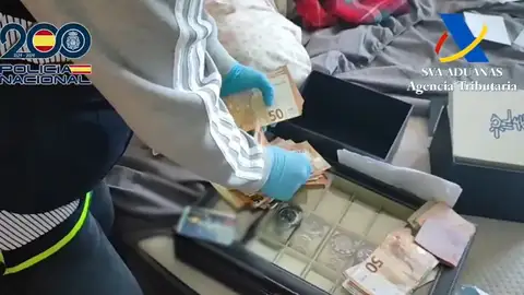 Cae un chiringuito financiero que defraudó 52 millones de euros con inversiones falsas Cae un chiringuito financiero que defraudó 52 millones de euros con inversiones falsas/ @policia