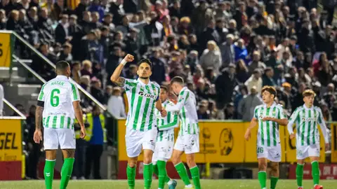 Marc Bartra celebra su gol ante el Sant Andreu. Marc Bartra celebra su gol ante el Sant Andreu.