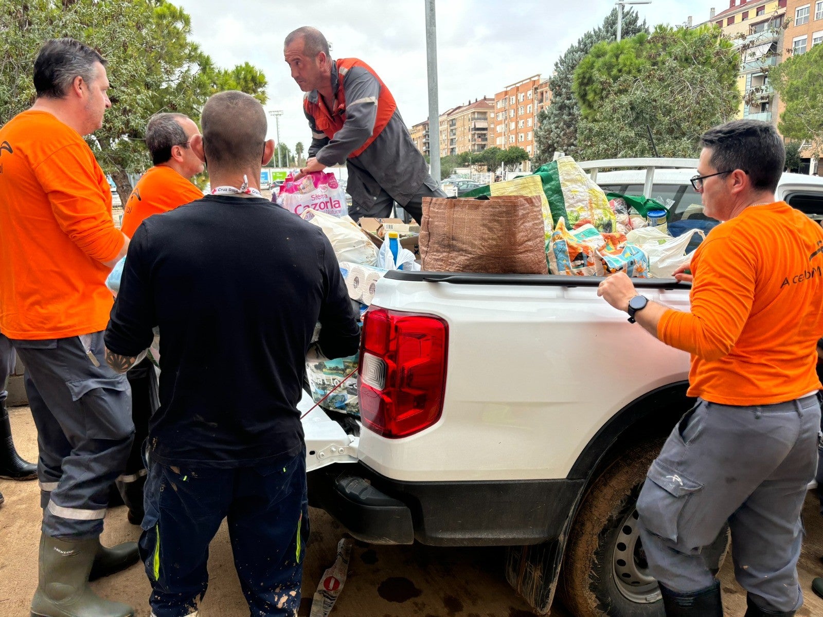 Arcelor Mittal continúa colaborando las poblaciones afectadas por la riada de Valencia Arcelor Mittal continúa colaborando las poblaciones afectadas por la riada de Valencia