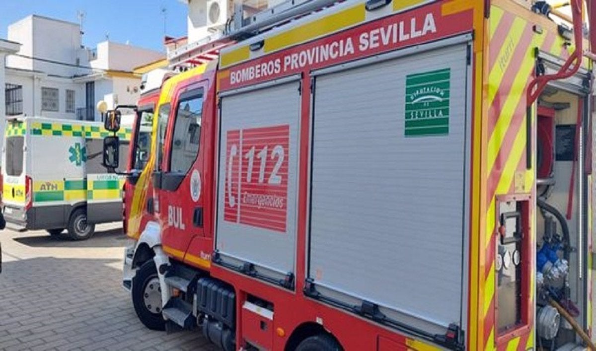 Muere una madre y su hija de 15 años en el incendio de su casa en Villaverde del Río Muere una madre y su hija de 15 años en el incendio de su casa en Villaverde del Río