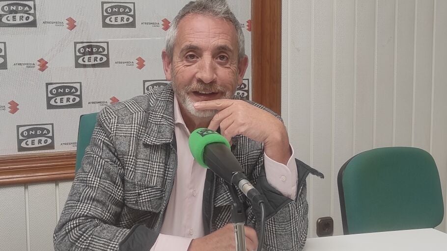 Jes&uacute;s Mart&iacute;n, alcalde de Valdepe&ntilde;as, en los estudios de Onda Cero Valdepe&ntilde;as