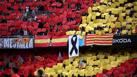 Mestalla rinde homenaje a los afectados por la DANA Mestalla rinde homenaje a los afectados por la DANA