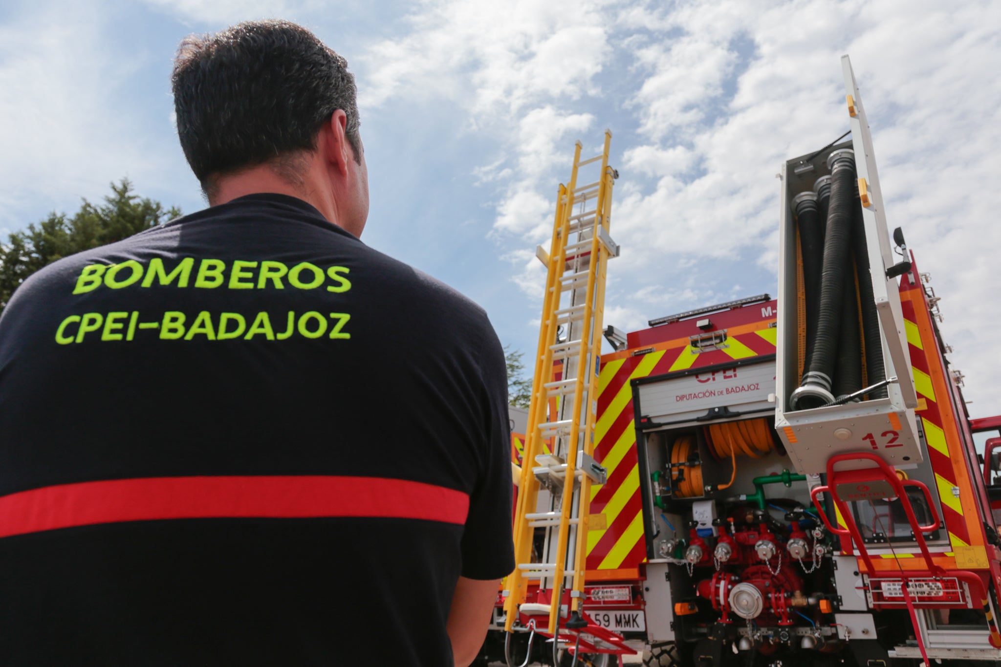 Efectivos del Parque de Bomberos de Mérida realizarán una ‘petalada’ a Santa Eulalia en la noche del 9 de diciembre Efectivos del Parque de Bomberos de Mérida realizarán una ‘petalada’ a Santa Eulalia en la noche del 9 de diciembre