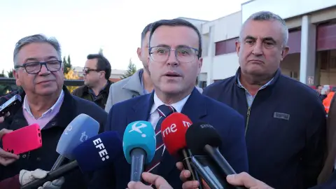 Gallardo critica que Guardiola envíe a un "hooligan" con "cara de pijo" para desprestigiarle desde un atril de la Junta Gallardo critica que Guardiola envíe a un "hooligan" con "cara de pijo" para desprestigiarle desde un atril de la Junta