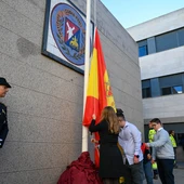 Izada de la bandera de España Izada de la bandera de España