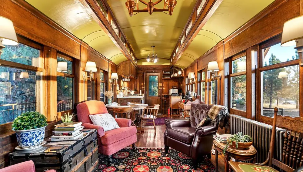 El salón del tren reformado El salón del tren reformado
