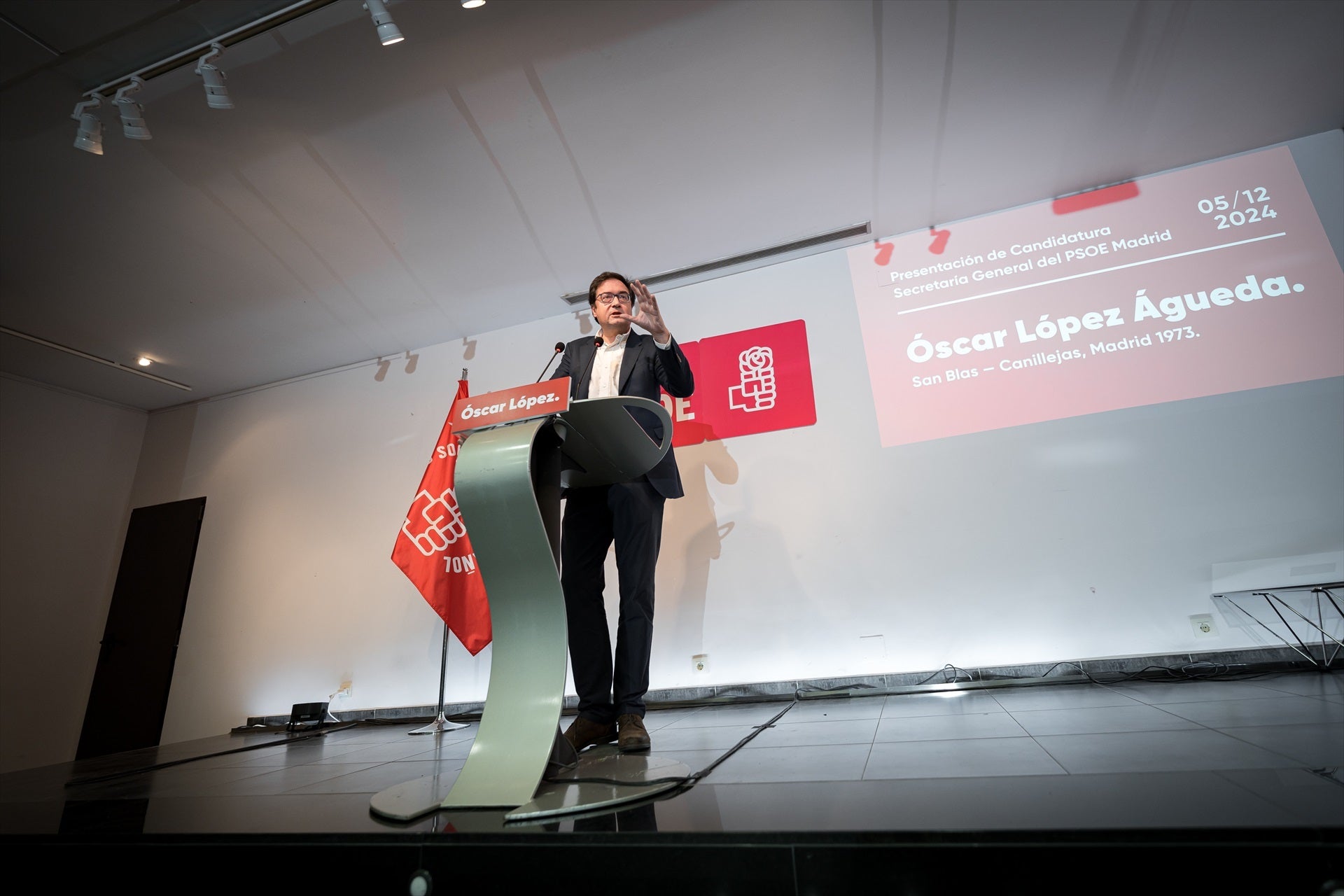 Óscar López ya ejerce de líder madrileño y pide a Miguel Ángel Rodríguez cuente "toda la verdad" sobre su "bulo" Óscar López ya ejerce de líder madrileño y pide a Miguel Ángel Rodríguez cuente "toda la verdad" sobre su "bulo"