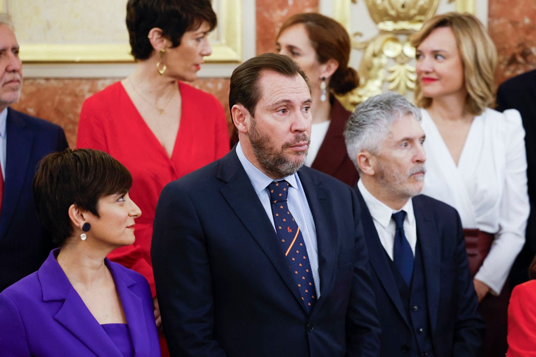 Óscar Puente desmiente a Aldama: sólo uno de los siete contratos fue con Ábalos como ministro y no tiene "nada irregular" Óscar Puente desmiente a Aldama: sólo uno de los siete contratos fue con Ábalos como ministro y no tiene "nada irregular"
