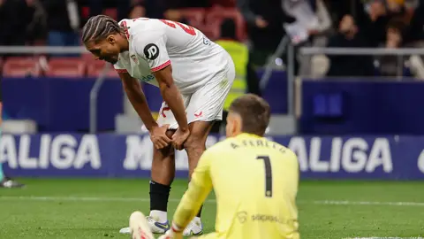 Loïc Badé y Álvaro Fernández se lamentan tras el 4-3.