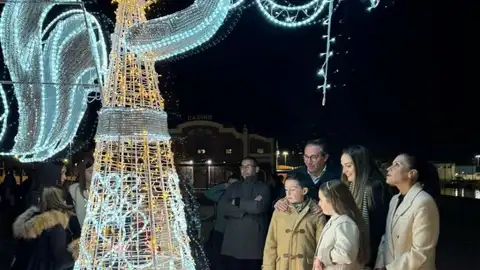 PortCastelló da la bienvenida a la Navidad con el encendido de luces y una actuación de ballet del clásico ‘Cascanueces‘ PortCastelló da la bienvenida a la Navidad con el encendido de luces y una actuación de ballet del clásico ‘Cascanueces‘