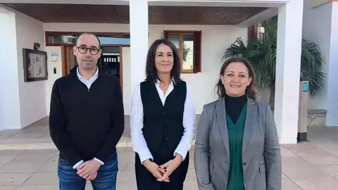 Los partidos políticos de Formentera se unen para "defender el Puerto de la Savina" ante la APB Los partidos políticos de Formentera se unen para "defender el Puerto de la Savina" ante la APB