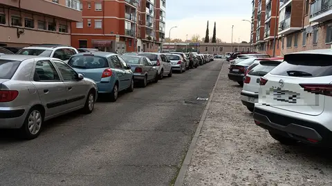 El Ayuntamiento de Alcalá invertirá 370.000 en la renovación del pavimento de diversas calles del barrio Lope de Vega Una de las calles del barrio alcalaíno de Lope de Vega que cuenta con el pavimento original